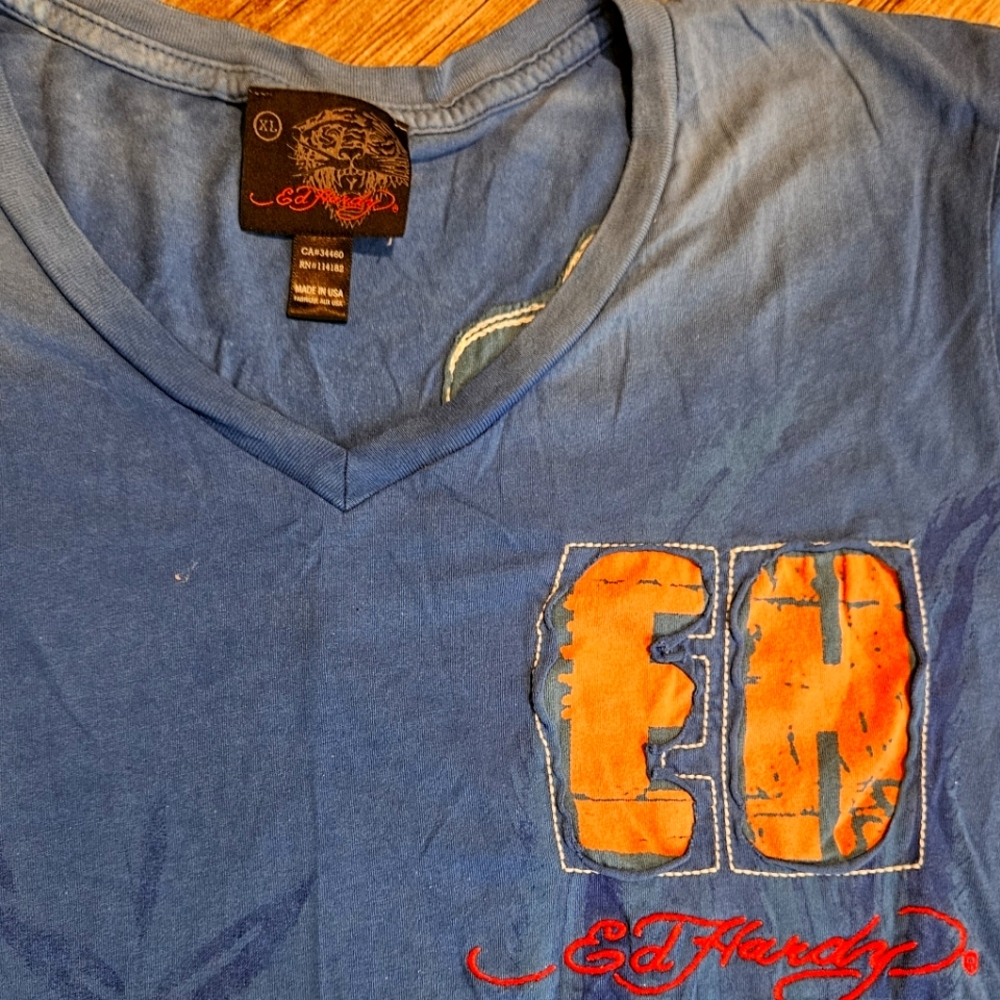 Ed Hardy v-neck tee